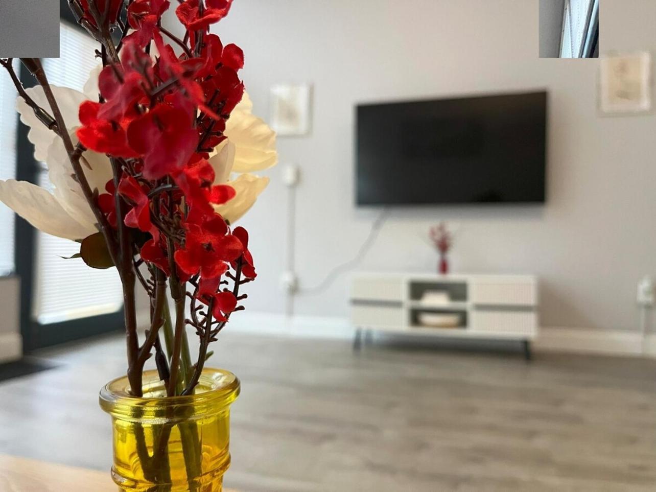 클리블랜드 Local Modern Getaway - Ground Floor 아파트 외부 사진