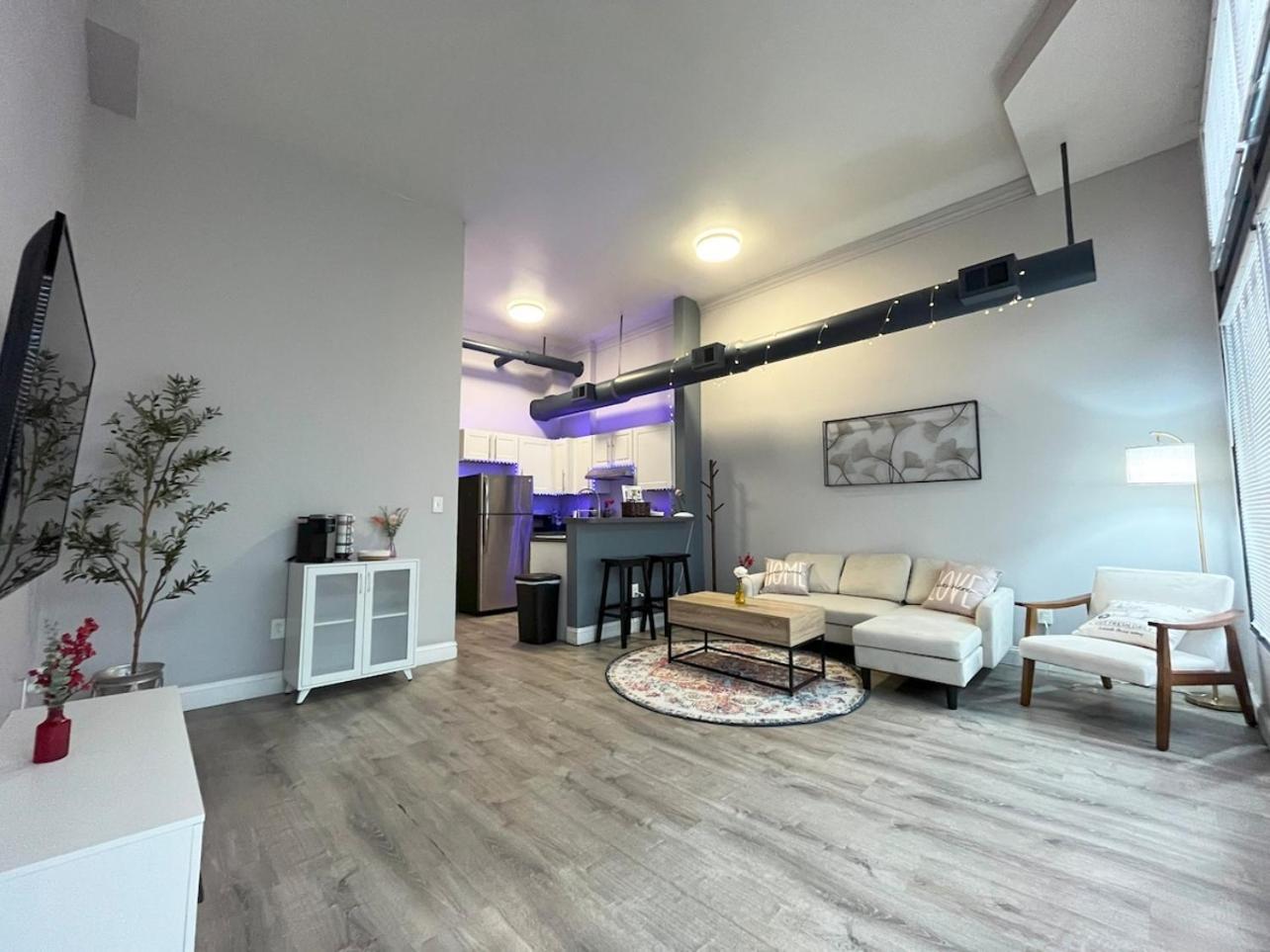 클리블랜드 Local Modern Getaway - Ground Floor 아파트 외부 사진