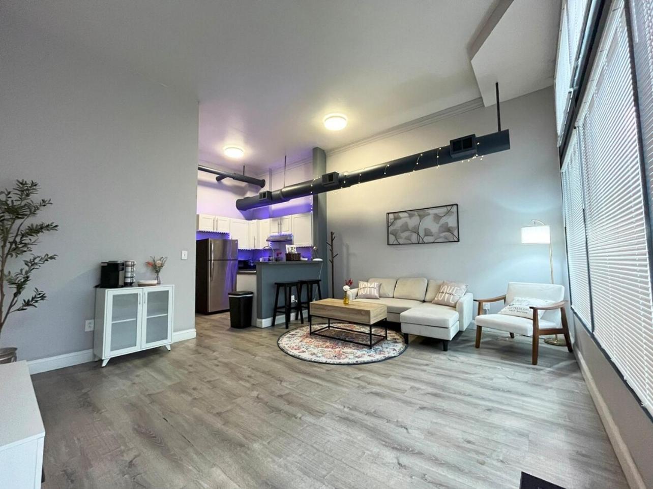 클리블랜드 Local Modern Getaway - Ground Floor 아파트 외부 사진
